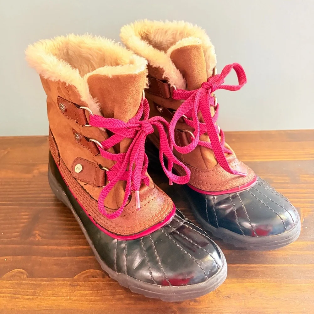 Anne Klein Brown, Black and Red Winter Duck  Boots Size 6 Women’s